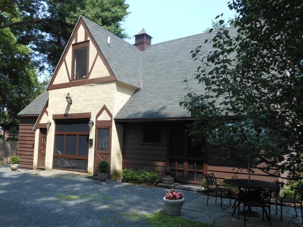 The Carriage House Loft